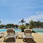 Domaine De L'ile D'or *
