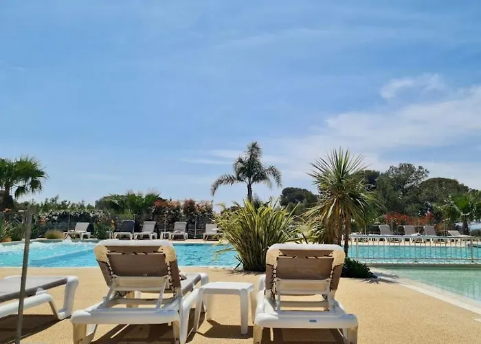 Domaine De L'ile D'or *